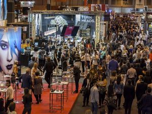 스페인 마드리드 살롱 룩 뷰티 박람회 2026 brand background image