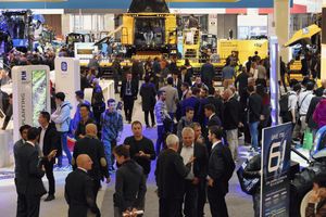 이탈리아 볼로냐 EIMA 국제 농업 및 원예 기계 박람회 2026 brand background image