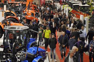 이탈리아 농기계 박람회 2020 brand background image