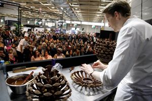 러시아 모스크바 살롱 뒤 쇼콜라 2020 brand background image