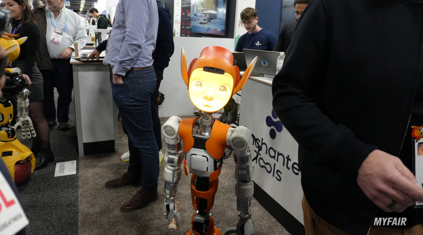 사진 설명 : 프랑스 기업이 시연하고 있는 독특한 로봇 제품